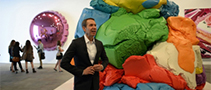 Oversized $30 Million Koons Monkey Heads to Christie’s